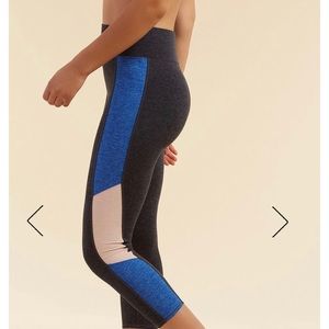 NEW! We Over Me Center Capri Leggings